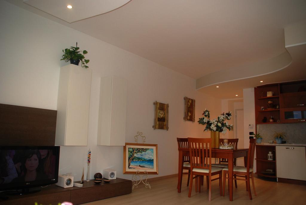 Apartamento Bella Piazza Colico Habitación foto
