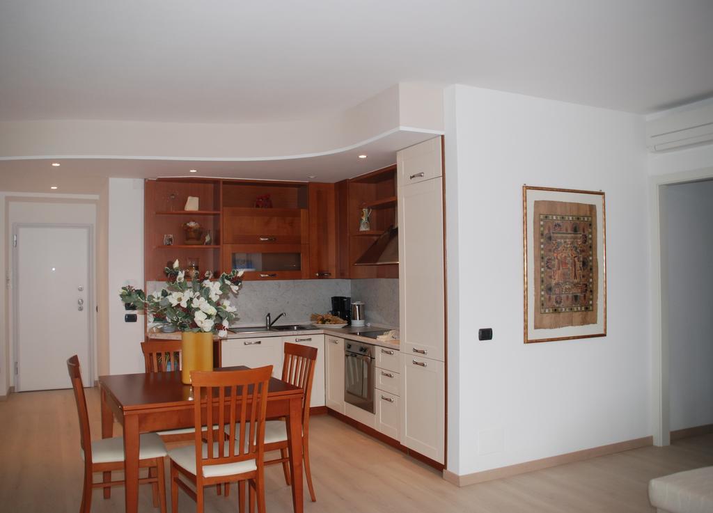 Apartamento Bella Piazza Colico Habitación foto